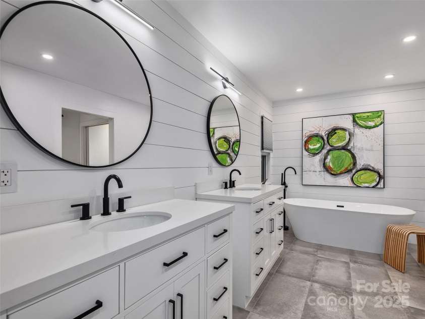 6 Lakeway Circle, Weaverville, NC 28787.  MLS# CAR4264526, YatesRealty ID 17340. 