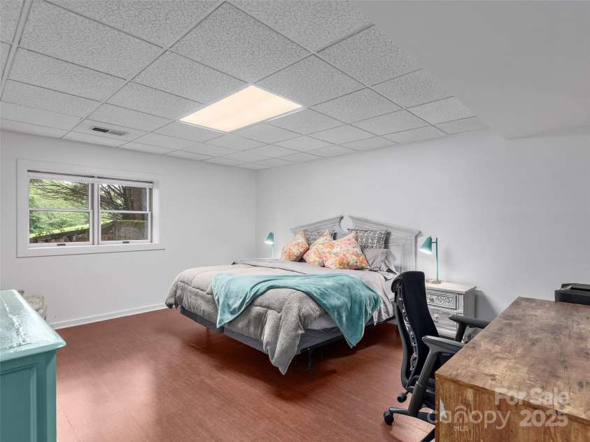 6 Lakeway Circle, Weaverville, NC 28787.  MLS# CAR4264526, YatesRealty ID 17340. 