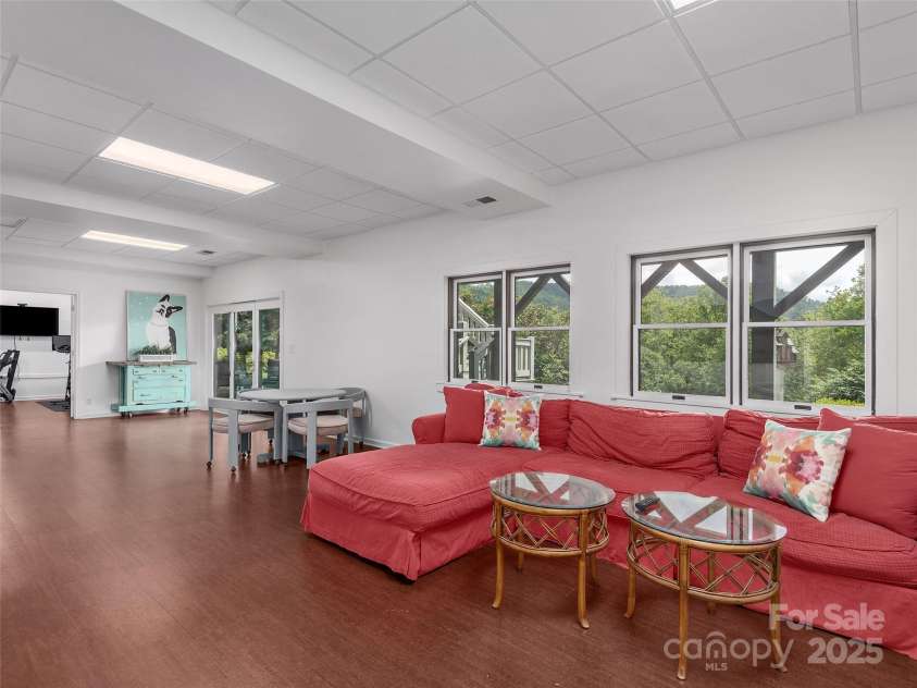 6 Lakeway Circle, Weaverville, NC 28787.  MLS# CAR4264526, YatesRealty ID 17340. 