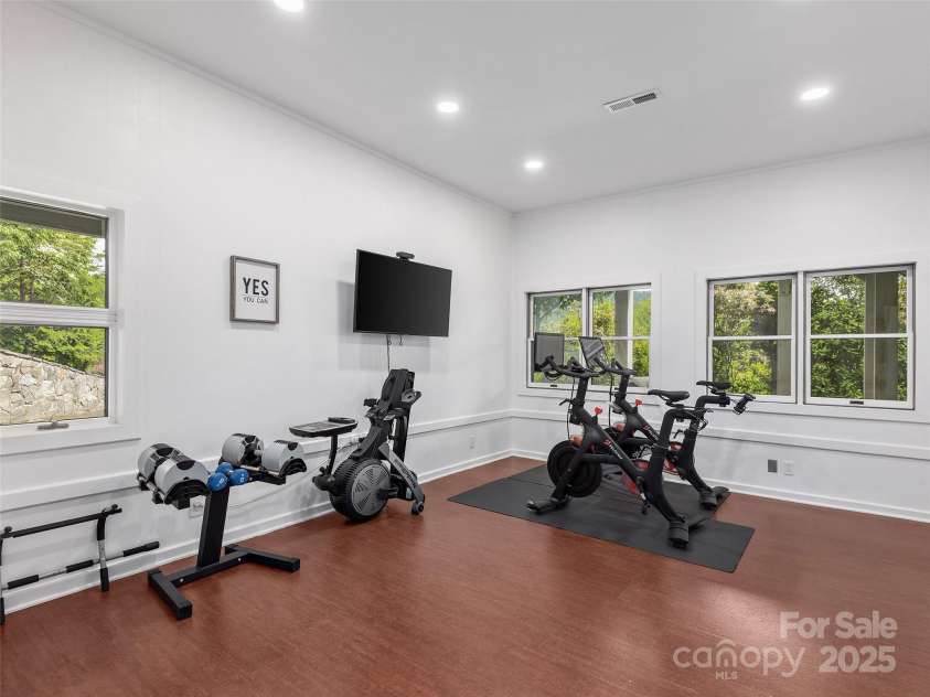 6 Lakeway Circle, Weaverville, NC 28787.  MLS# CAR4264526, YatesRealty ID 17340. 