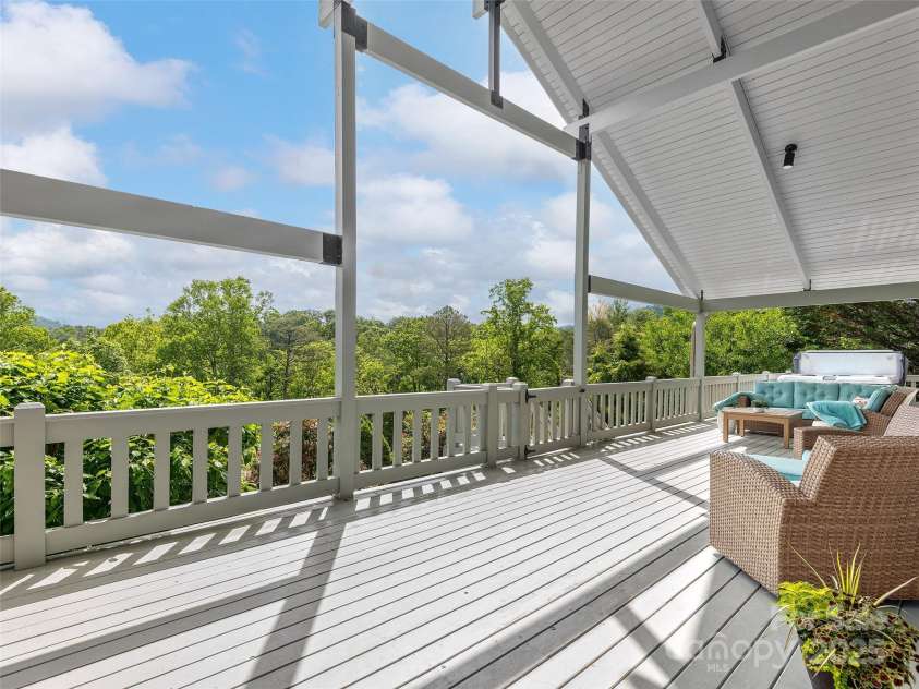 6 Lakeway Circle, Weaverville, NC 28787.  MLS# CAR4264526, YatesRealty ID 17340. 