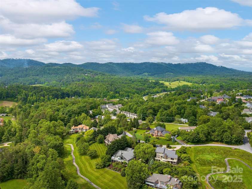 6 Lakeway Circle, Weaverville, NC 28787.  MLS# CAR4264526, YatesRealty ID 17340. 