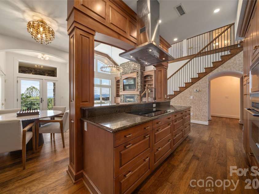 4 Chimney Crest Drive, Asheville, NC 28806.  MLS# CAR4421093, YatesRealty ID 17341. Hidden warming drawer has custom cabinet face