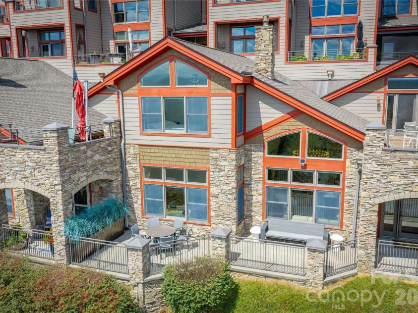 4 Chimney Crest Drive, Asheville, NC 28806.  MLS# CAR4421093, YatesRealty ID 17341. Two story private unit