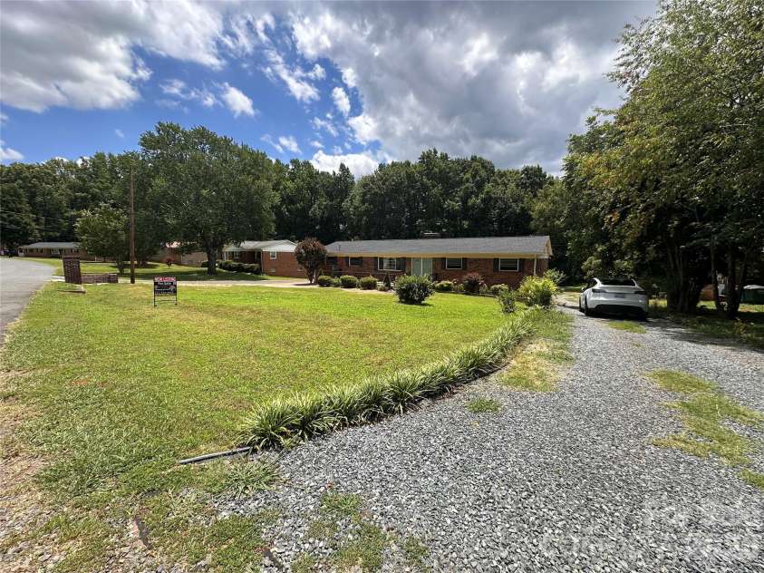 9716 Sunway Drive, Mint Hill, NC 28227.  MLS# CAR4371549, YatesRealty ID 17342. 