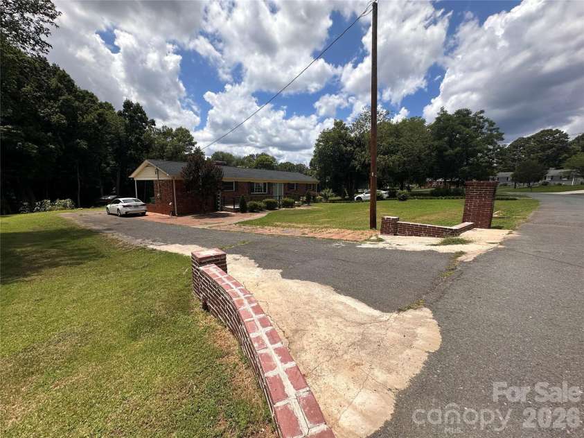 9716 Sunway Drive, Mint Hill, NC 28227.  MLS# CAR4371549, YatesRealty ID 17342. 