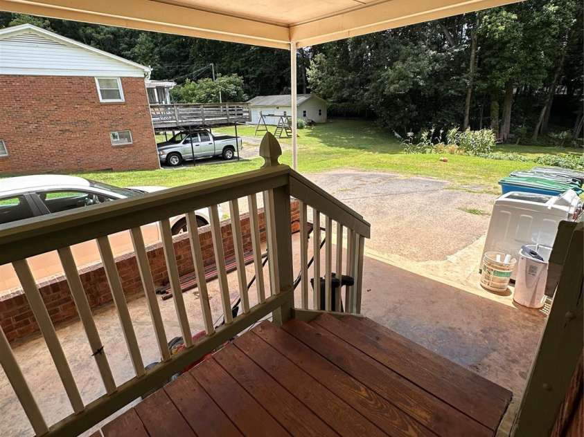 9716 Sunway Drive, Mint Hill, NC 28227.  MLS# CAR4371549, YatesRealty ID 17342. 