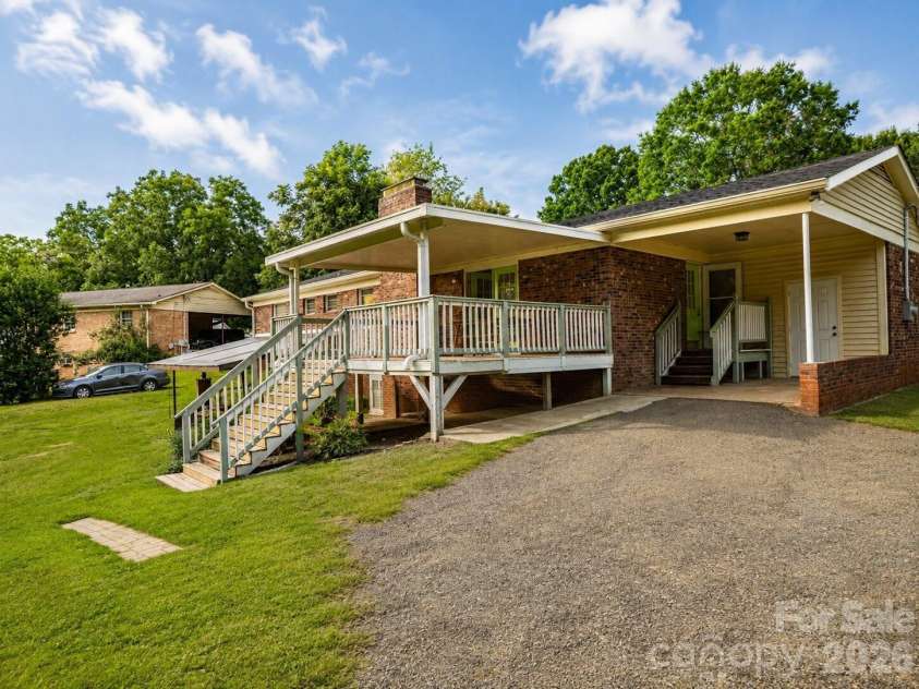 9716 Sunway Drive, Mint Hill, NC 28227.  MLS# CAR4420517, YatesRealty ID 17342. 