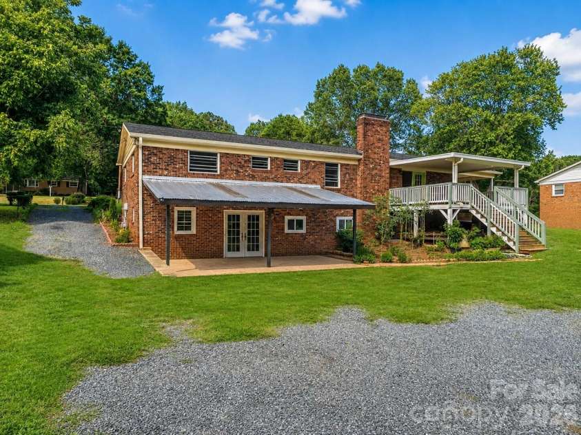 9716 Sunway Drive, Mint Hill, NC 28227.  MLS# CAR4420517, YatesRealty ID 17342. 