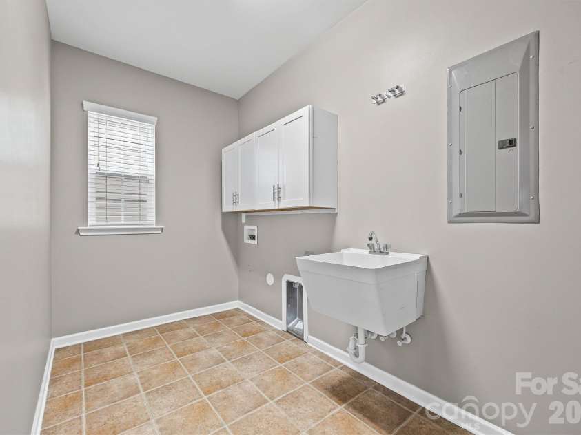 6179 Cloverdale Drive, Fort Mill, SC 29708.  MLS# CAR4350008, YatesRealty ID 17343. 