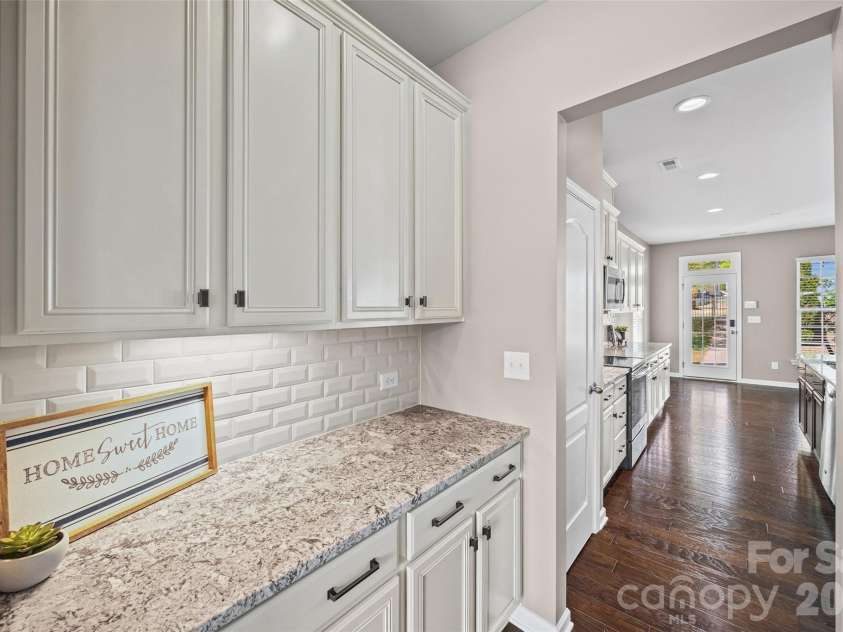 6179 Cloverdale Drive, Fort Mill, SC 29708.  MLS# CAR4350008, YatesRealty ID 17343. 