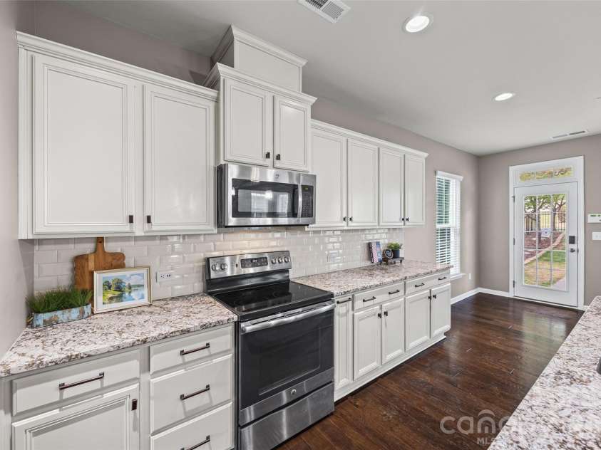6179 Cloverdale Drive, Fort Mill, SC 29708.  MLS# CAR4350008, YatesRealty ID 17343. 