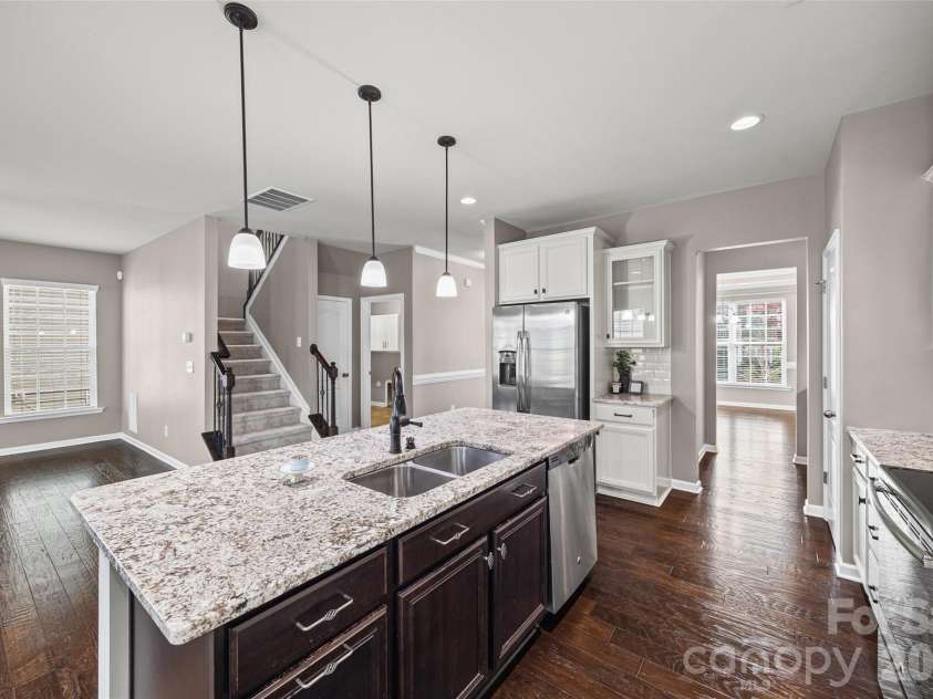 6179 Cloverdale Drive, Fort Mill, SC 29708.  MLS# CAR4350008, YatesRealty ID 17343. 