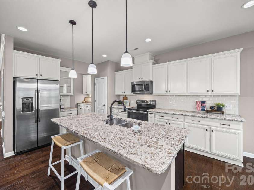 6179 Cloverdale Drive, Fort Mill, SC 29708.  MLS# CAR4350008, YatesRealty ID 17343. 