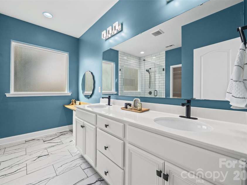 6179 Cloverdale Drive, Fort Mill, SC 29708.  MLS# CAR4350008, YatesRealty ID 17343. 