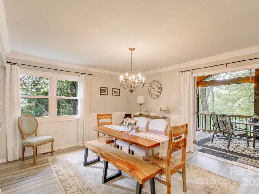 110 Spring Path, Hendersonville, NC 28739.  MLS# CAR4267167, YatesRealty ID 17344. 