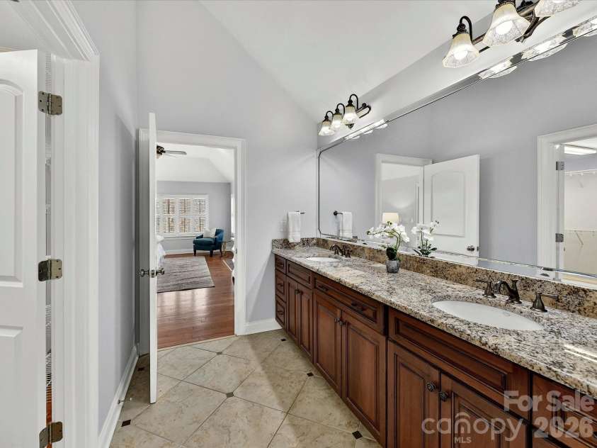 1805 Mt Isle Harbor Drive, Charlotte, NC 28214.  MLS# CAR4353230, YatesRealty ID 17344. 