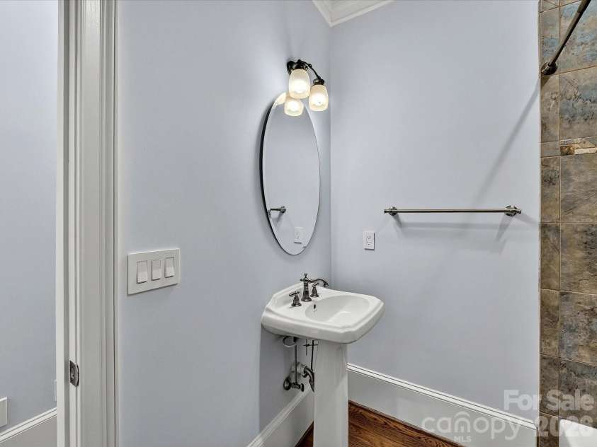 1805 Mt Isle Harbor Drive, Charlotte, NC 28214.  MLS# CAR4353230, YatesRealty ID 17344. 