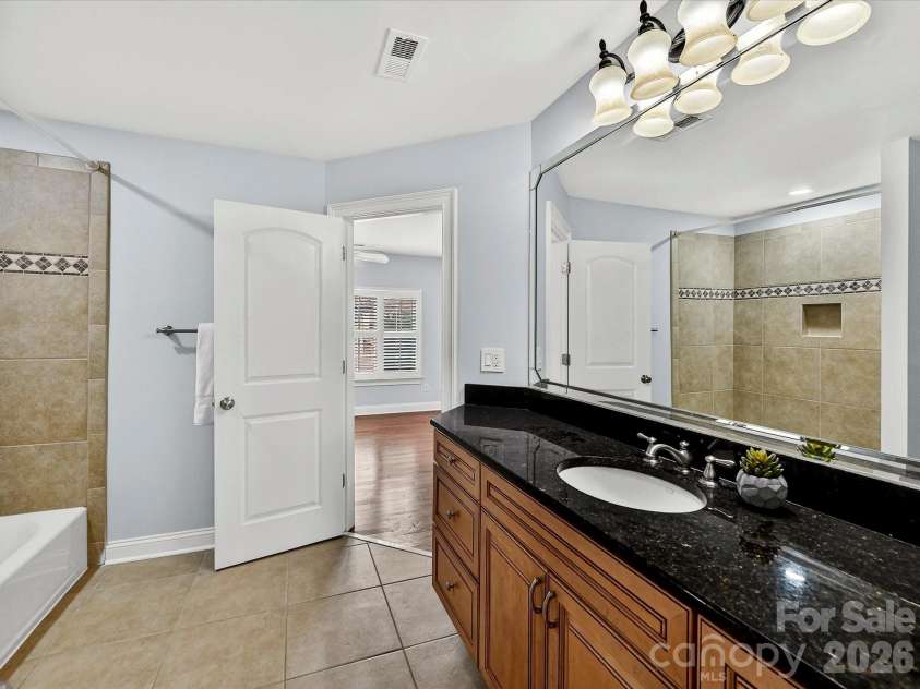 1805 Mt Isle Harbor Drive, Charlotte, NC 28214.  MLS# CAR4353230, YatesRealty ID 17344. 