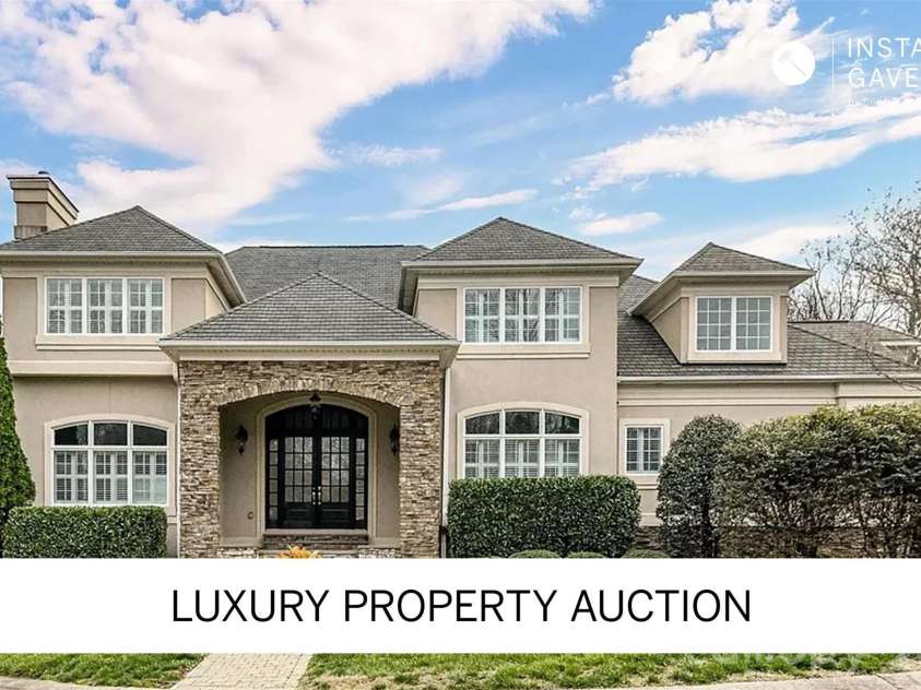 1805 Mt Isle Harbor Drive, Charlotte, NC 28214.  MLS# CAR4353230, YatesRealty ID 17344. 