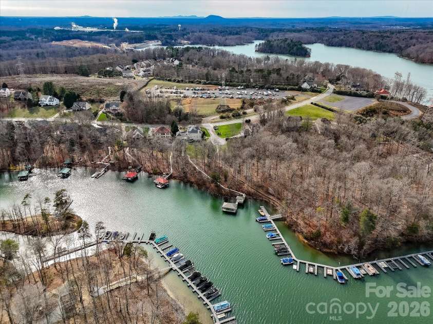 1805 Mt Isle Harbor Drive, Charlotte, NC 28214.  MLS# CAR4353230, YatesRealty ID 17344. Extensive shoreline