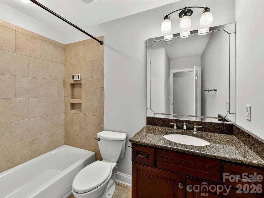1805 Mt Isle Harbor Drive, Charlotte, NC 28214.  MLS# CAR4353230, YatesRealty ID 17344. Full bath on main