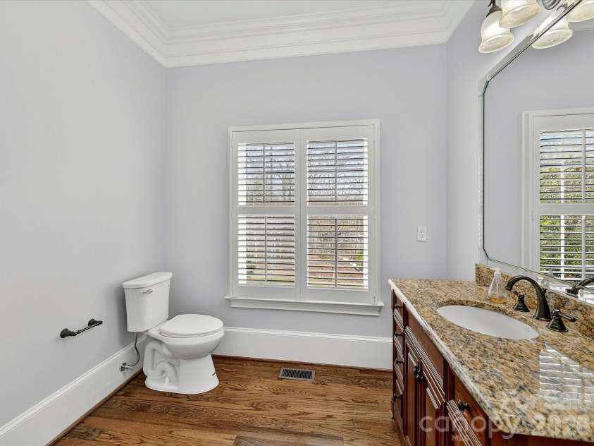 1805 Mt Isle Harbor Drive, Charlotte, NC 28214.  MLS# CAR4353230, YatesRealty ID 17344. Half bath on main