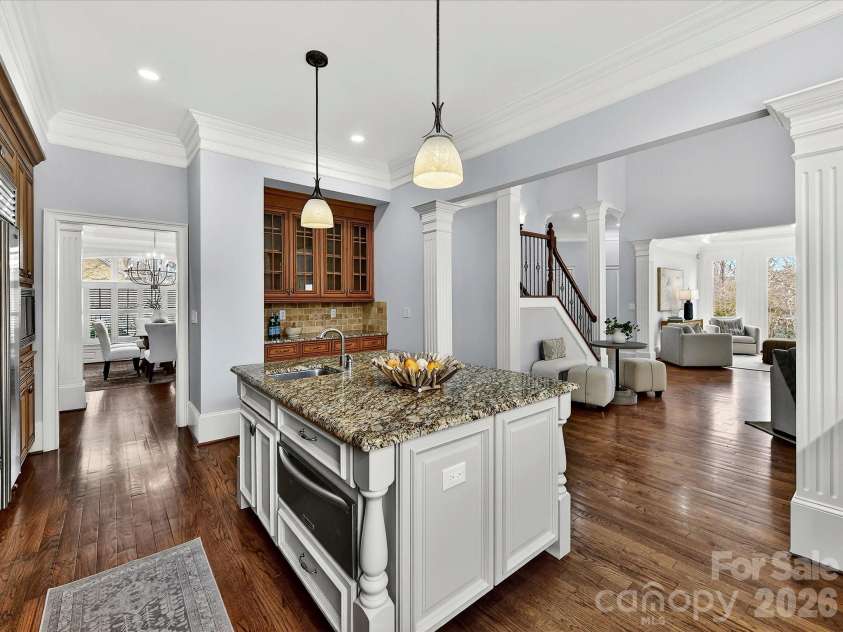1805 Mt Isle Harbor Drive, Charlotte, NC 28214.  MLS# CAR4353230, YatesRealty ID 17344. Kitchen island