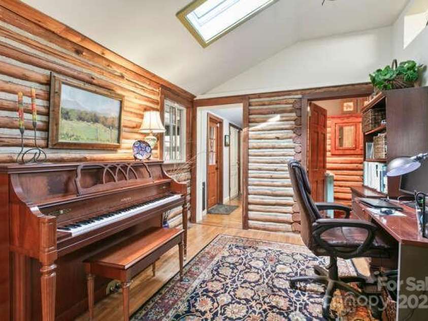 20 Deva Glen, Asheville, NC 28804.  MLS# CAR4259039, YatesRealty ID 17346. 