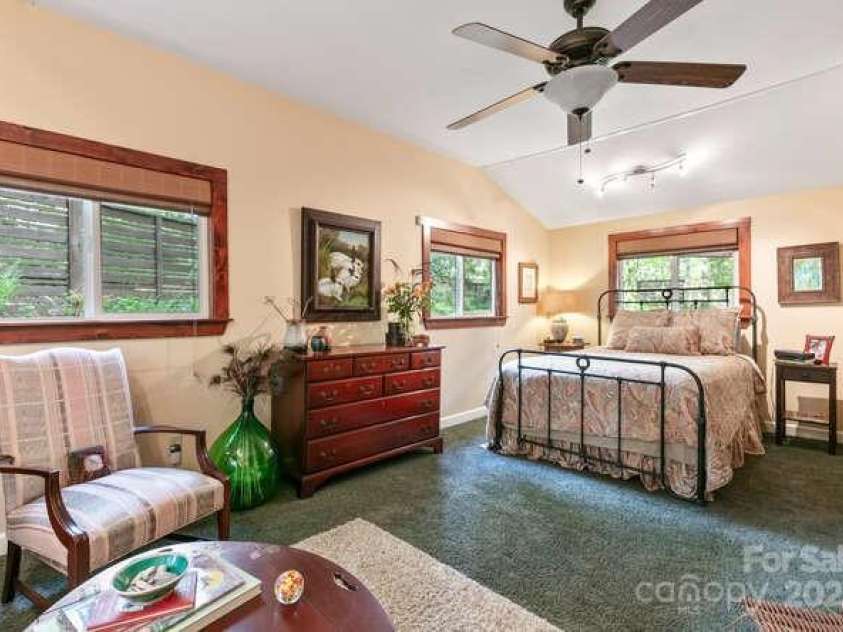 20 Deva Glen, Asheville, NC 28804.  MLS# CAR4259039, YatesRealty ID 17346. 