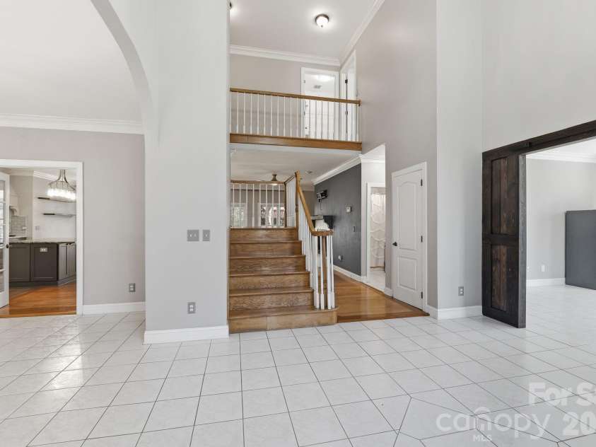 6119 Highview Road, Matthews, NC 28104.  MLS# CAR4351634, YatesRealty ID 17346. 