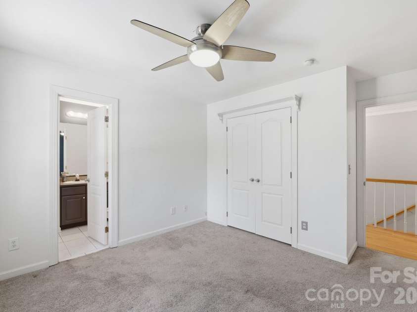 6119 Highview Road, Matthews, NC 28104.  MLS# CAR4351634, YatesRealty ID 17346. 