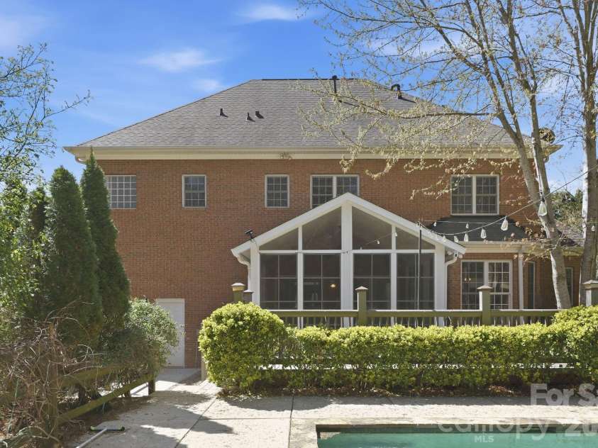 6119 Highview Road, Matthews, NC 28104.  MLS# CAR4351634, YatesRealty ID 17346. 