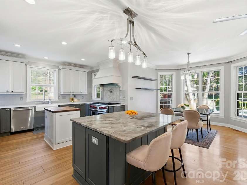 6119 Highview Road, Matthews, NC 28104.  MLS# CAR4351634, YatesRealty ID 17346. 