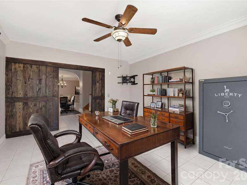 6119 Highview Road, Matthews, NC 28104.  MLS# CAR4351634, YatesRealty ID 17346. 