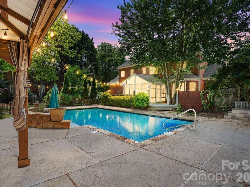 6119 Highview Road, Matthews, NC 28104.  MLS# CAR4351634, YatesRealty ID 17346. 