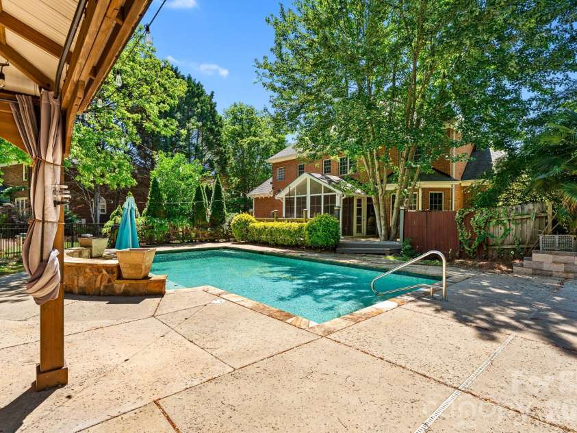 6119 Highview Road, Matthews, NC 28104.  MLS# CAR4351634, YatesRealty ID 17346. 