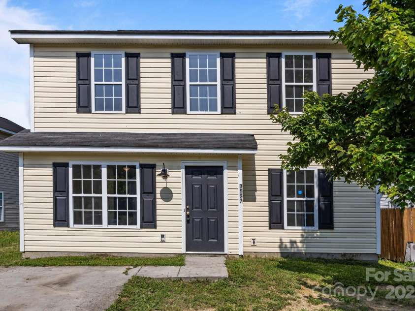 3527 Crestridge Drive, Charlotte, NC 28217.  MLS# CAR4267489, YatesRealty ID 17347. 