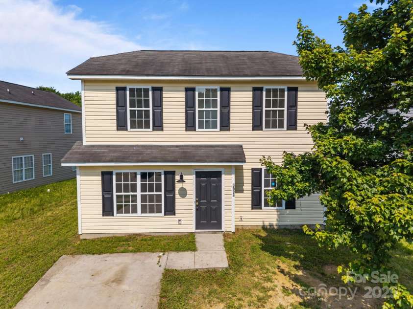 3527 Crestridge Drive, Charlotte, NC 28217.  MLS# CAR4267489, YatesRealty ID 17347. 