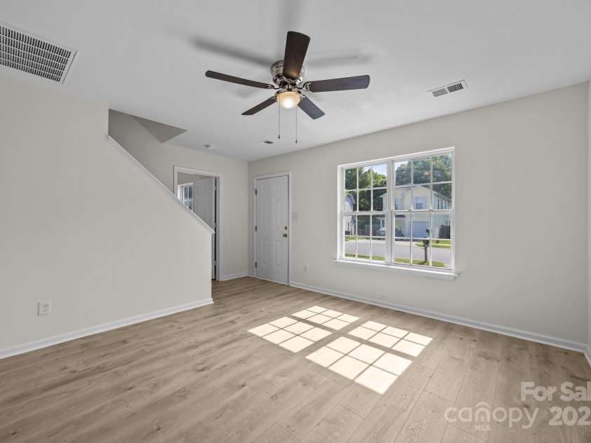 3527 Crestridge Drive, Charlotte, NC 28217.  MLS# CAR4267489, YatesRealty ID 17347. 