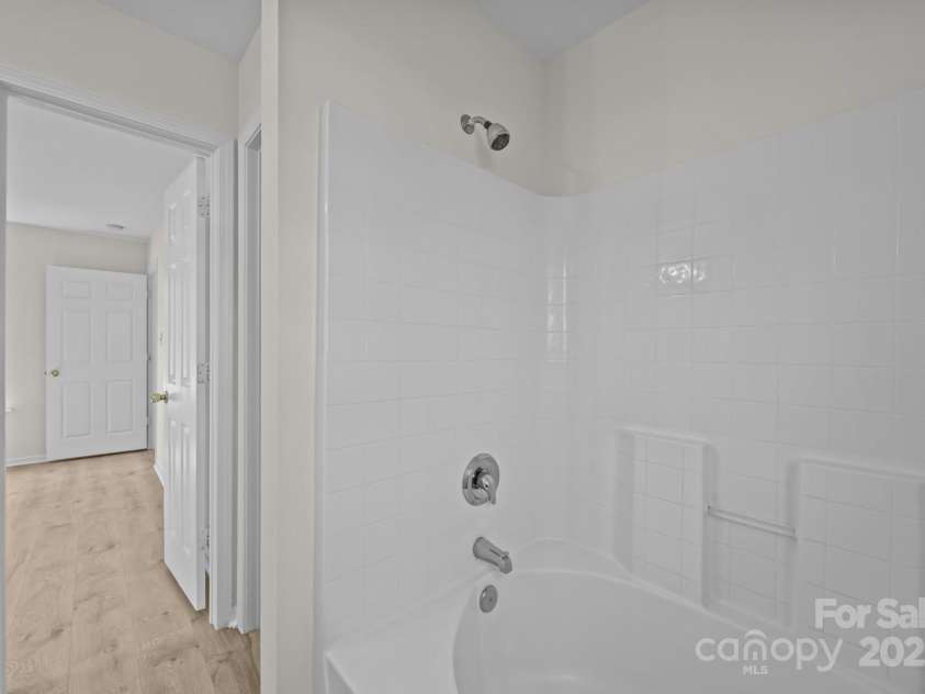 3527 Crestridge Drive, Charlotte, NC 28217.  MLS# CAR4267489, YatesRealty ID 17347. 