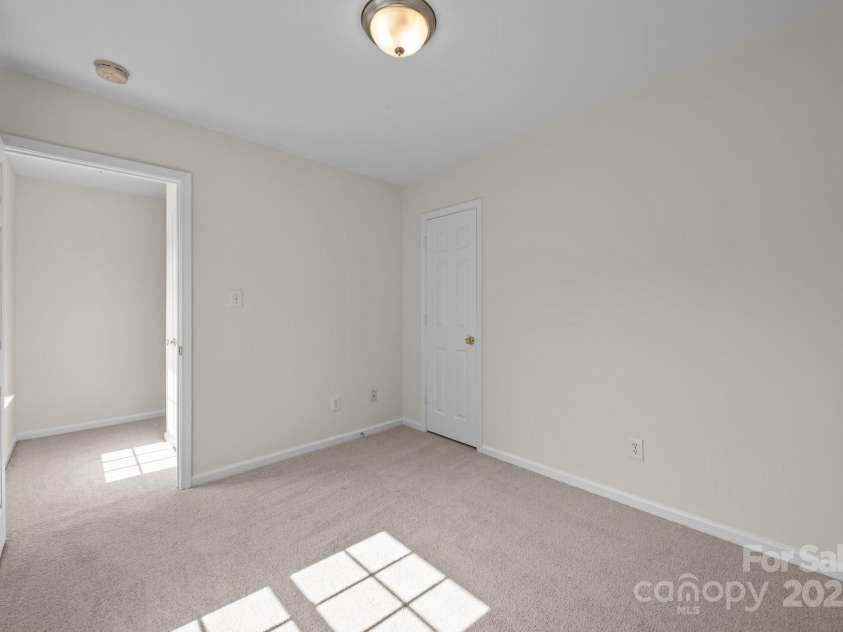 3527 Crestridge Drive, Charlotte, NC 28217.  MLS# CAR4267489, YatesRealty ID 17347. 