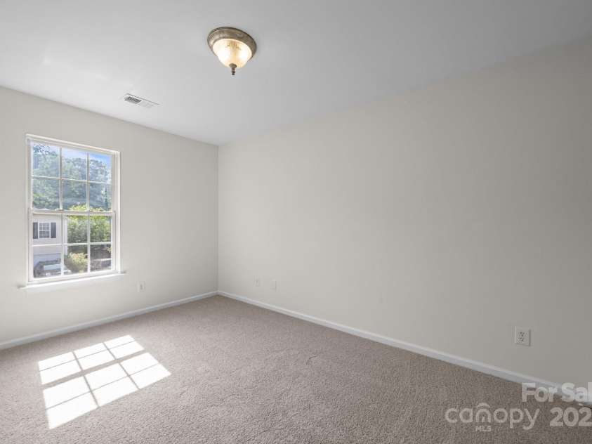 3527 Crestridge Drive, Charlotte, NC 28217.  MLS# CAR4267489, YatesRealty ID 17347. 