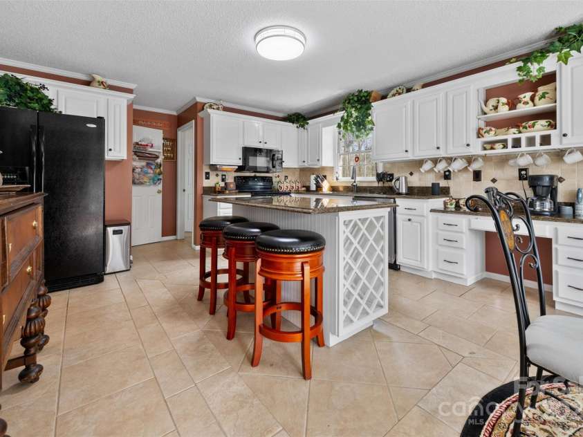 124 Muirfield Drive, Kings Mountain, NC 28086.  MLS# CAR4212857, YatesRealty ID 17348. 