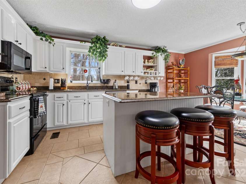 124 Muirfield Drive, Kings Mountain, NC 28086.  MLS# CAR4212857, YatesRealty ID 17348. 