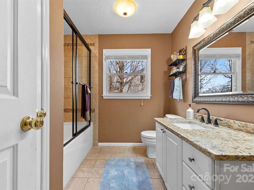 124 Muirfield Drive, Kings Mountain, NC 28086.  MLS# CAR4212857, YatesRealty ID 17348. 