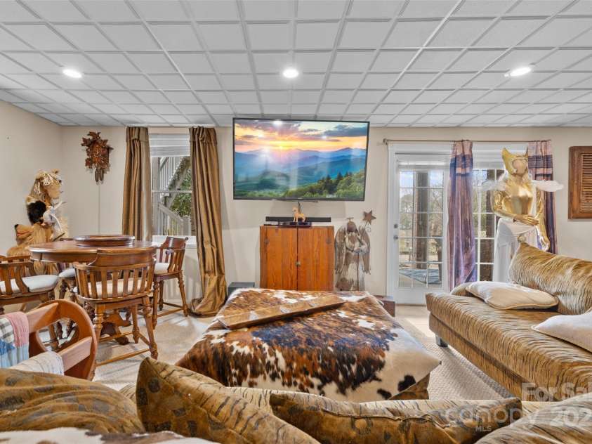 124 Muirfield Drive, Kings Mountain, NC 28086.  MLS# CAR4212857, YatesRealty ID 17348. 