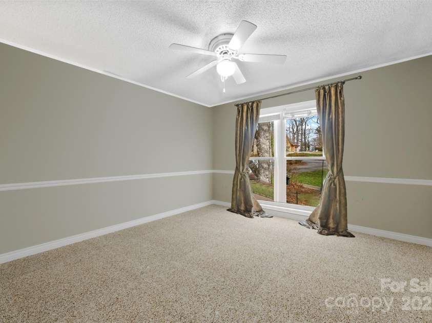 124 Muirfield Drive, Kings Mountain, NC 28086.  MLS# CAR4212857, YatesRealty ID 17348. 