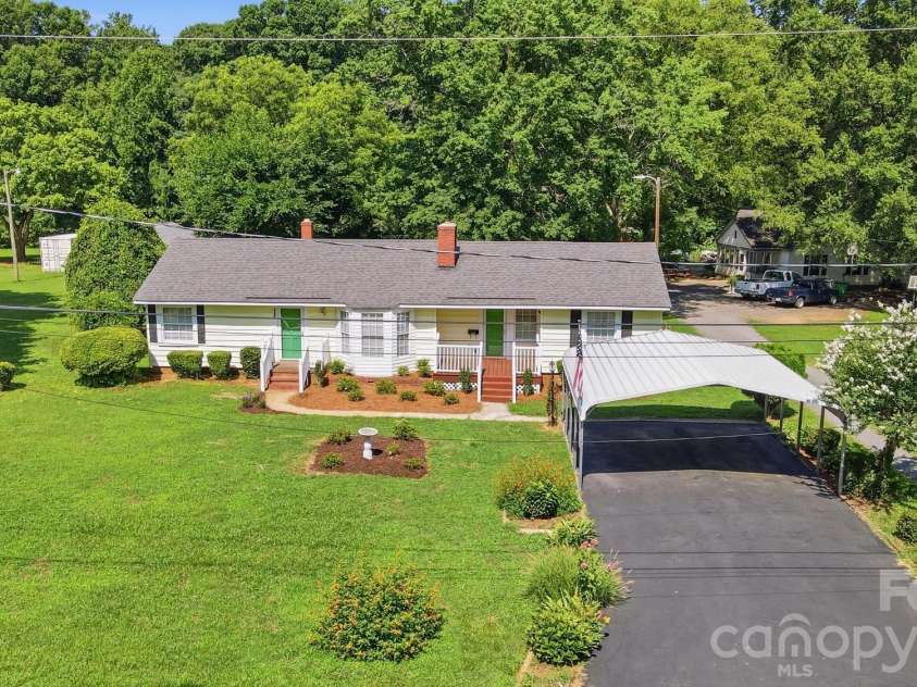 2517 Plum Street, Charlotte, NC 28269.  MLS# CAR4397203, YatesRealty ID 17348. 