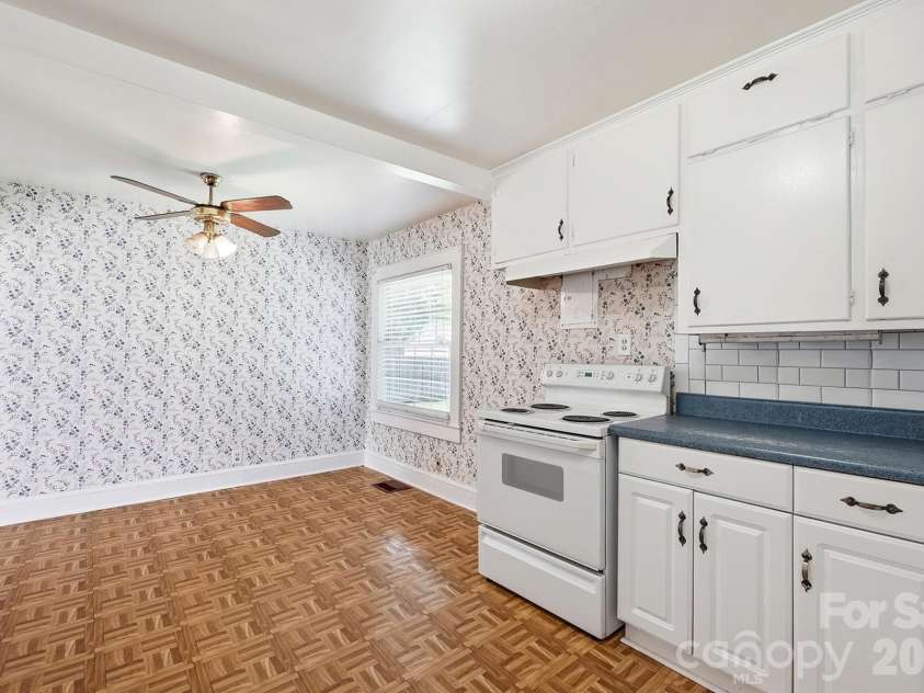 2517 Plum Street, Charlotte, NC 28269.  MLS# CAR4397203, YatesRealty ID 17348. 
